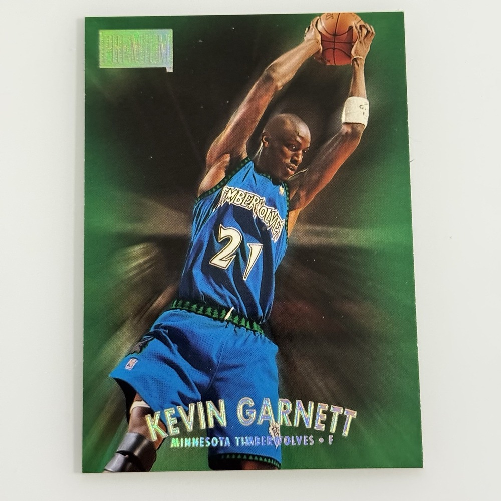 1997-98 Skybox Premium - Kevin Garnett #111 Minnesota Timberwolves NBA HOF